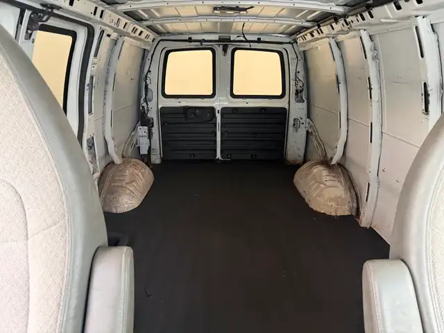 2015 GMC Savana Van 2500 - Photo 10