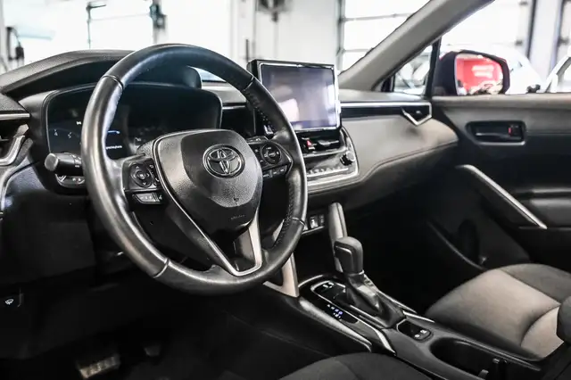 2024 Toyota Corolla Cross LE | FWD | Carplay | Mags | Bluetooth - Photo 18