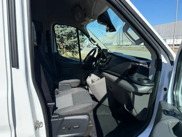 2021 Ford Transit Passenger Wagon Transit T-350 XLT - Passenger - Photo 6