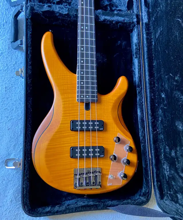 Yamaha TRBX604 FM Bass with Hard Case