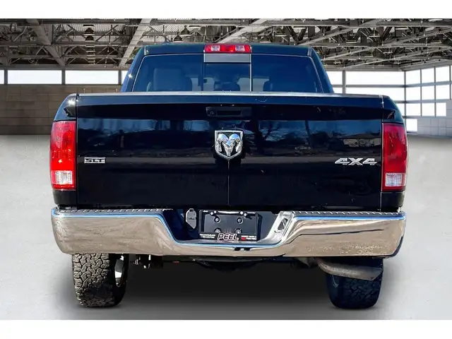 2019 Ram 1500 Classic SLT Crew | Heated Leather | Sunroof | NAV - Photo 4