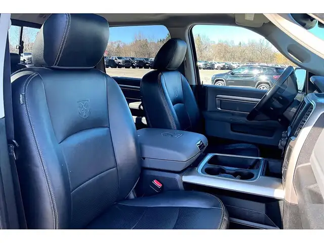 2019 Ram 1500 Classic SLT Crew | Heated Leather | Sunroof | NAV - Photo 7