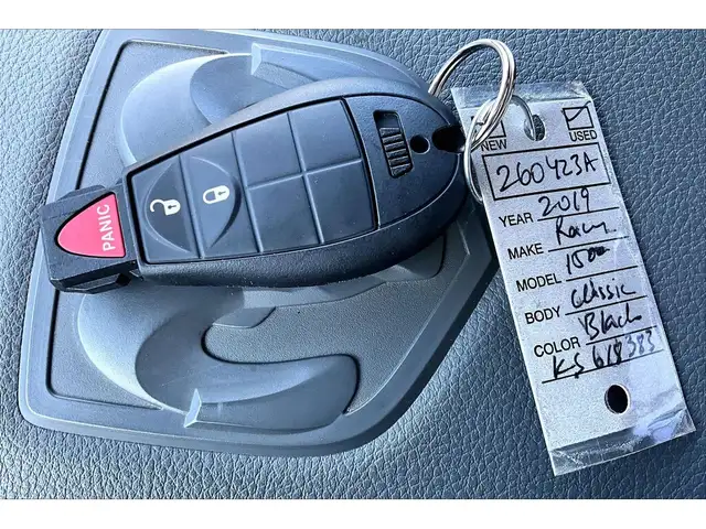 2019 Ram 1500 Classic SLT Crew | Heated Leather | Sunroof | NAV - Photo 10