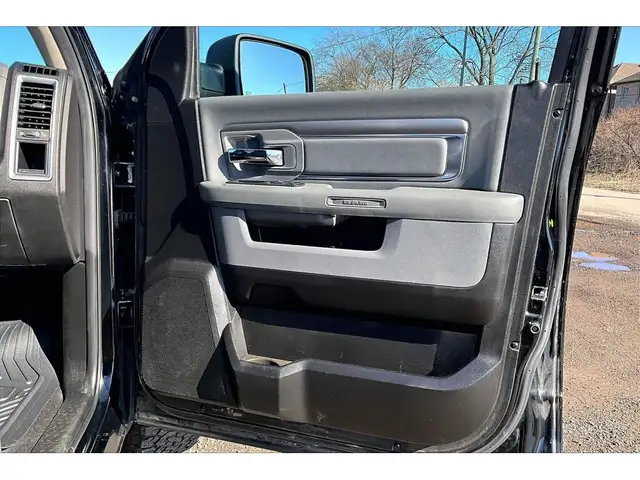 2019 Ram 1500 Classic SLT Crew | Heated Leather | Sunroof | NAV - Photo 19