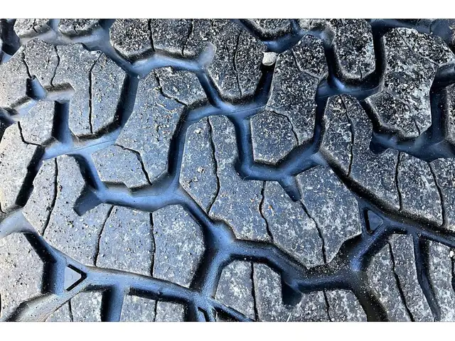 2019 Ram 1500 Classic SLT Crew | Heated Leather | Sunroof | NAV - Photo 35