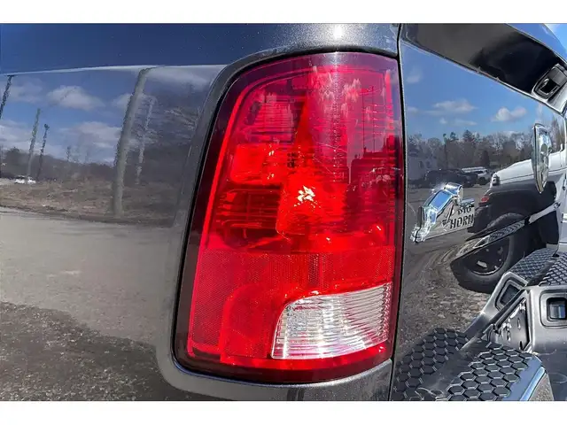 2018 Ram 1500 Big Horn Crew EcoDiesel | 6'4 Bed | 4X4 - Photo 31