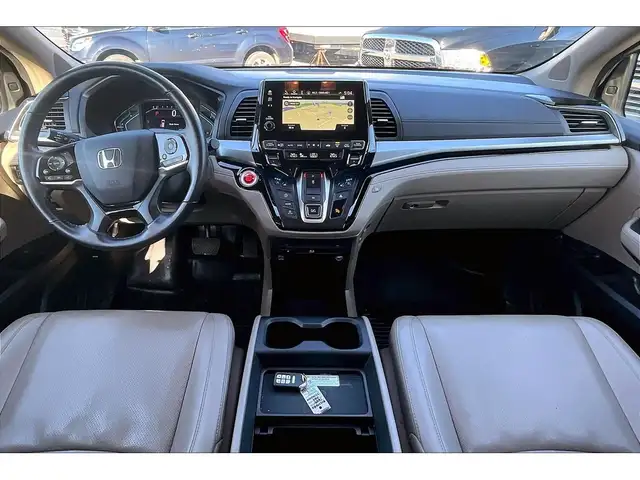 2018 Honda Odyssey Touring | 8Passenger | SafetyTech | Sunroof | - Photo 15