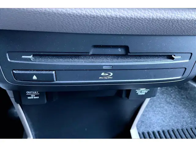 2018 Honda Odyssey Touring | 8Passenger | SafetyTech | Sunroof | - Photo 24