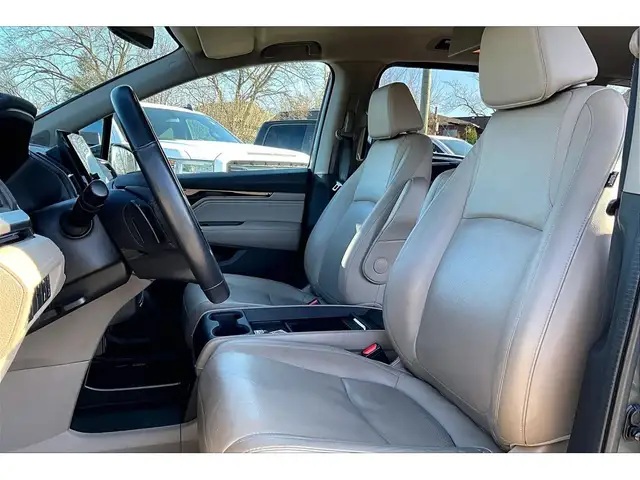 2018 Honda Odyssey Touring | 8Passenger | SafetyTech | Sunroof | - Photo 25