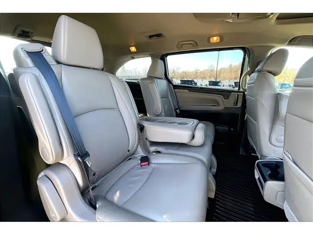 2018 Honda Odyssey Touring | 8Passenger | SafetyTech | Sunroof | - Photo 27