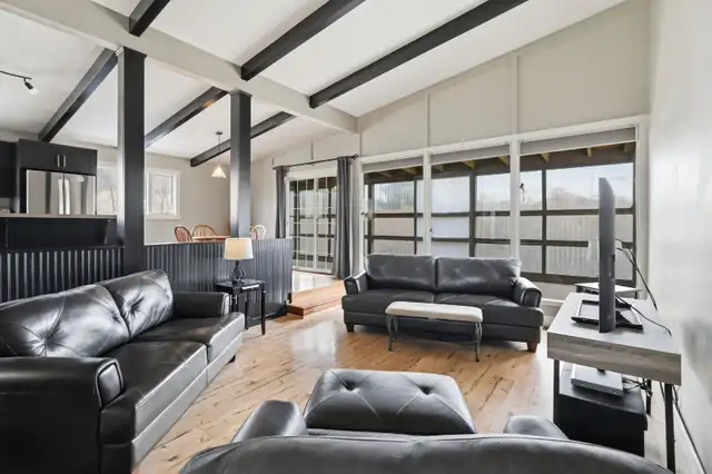 BEAUTIFUL HOME IN VALLEYVIEW WITH PANORAMIC MOUNTAIN VIEWS! - Photo 4