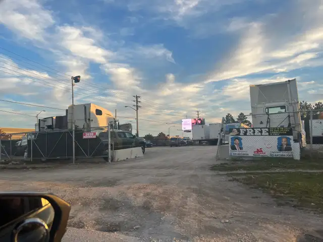 TRAILER PARKING STORAGE