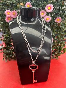 chaîne argent avec clé