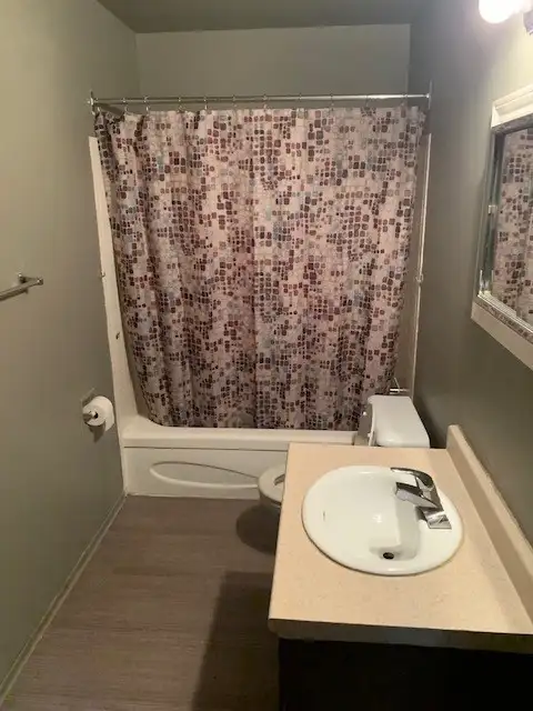 Spacious, secure! 2-bedroom apartment in Westfort, June 15th - Photo 6