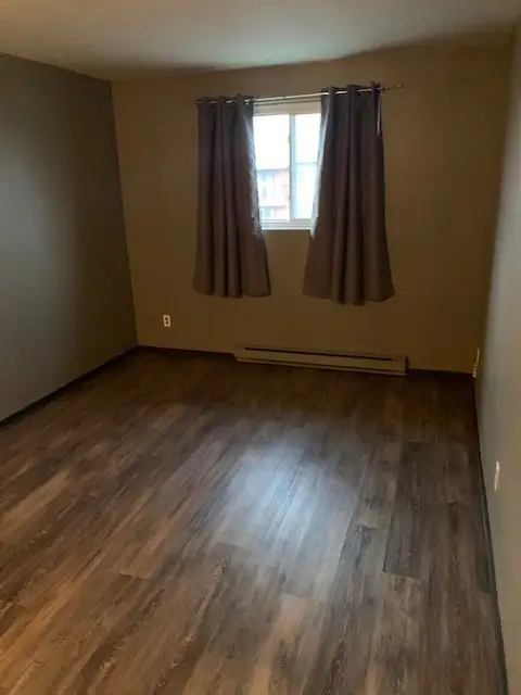 Spacious, secure! 2-bedroom apartment in Westfort, June 15th - Photo 7