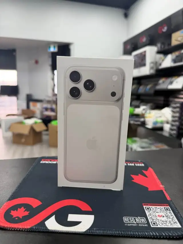 Apple 17 Pro Max 256GB Silver 100% Battery With Apple Care