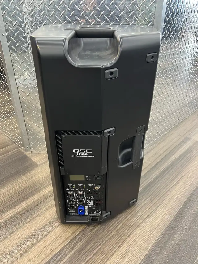 QSC k12.2 Powered Monitor - Photo 3
