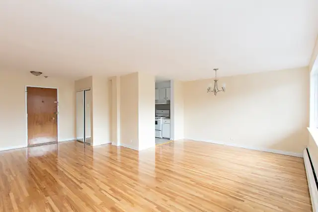 3 1/2 Available now in Cote Saint-Luc