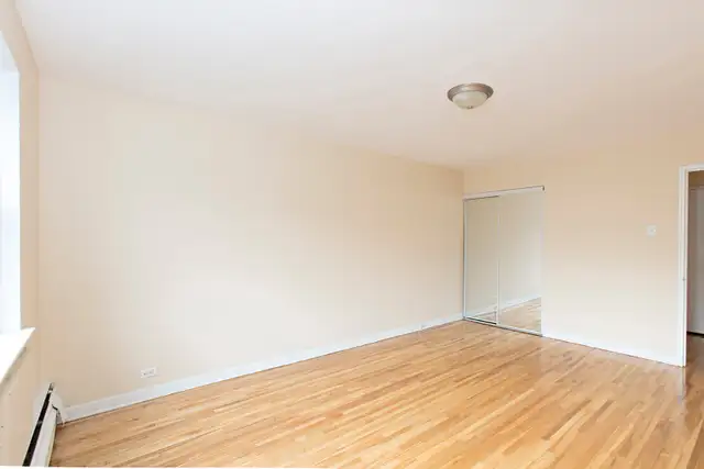 3 1/2 Available now in Cote Saint-Luc - Photo 3