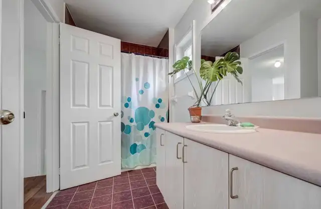 SQ1, UTM, Heartland room for rent - Photo 7