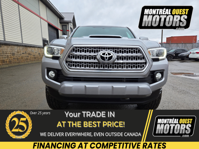 2016 Toyota Tacoma TRD Sport 4x4 / 6 speed MANUAL Crew Cab - Photo 2