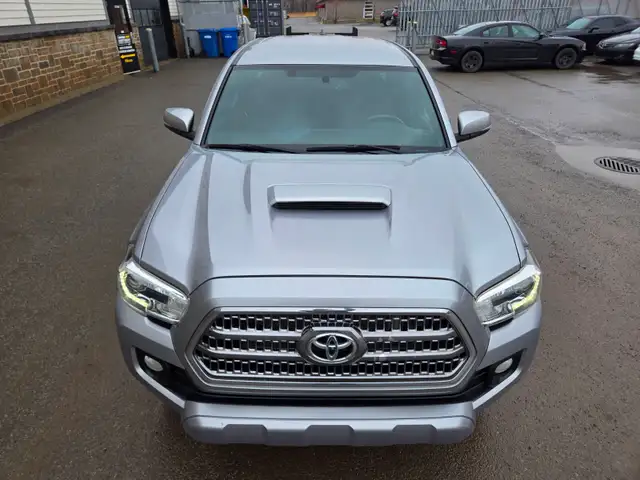 2016 Toyota Tacoma TRD Sport 4x4 / 6 speed MANUAL Crew Cab - Photo 15