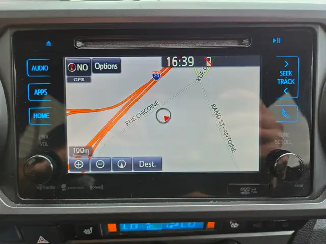 2016 Toyota Tacoma TRD Sport 4x4 / 6 speed MANUAL Crew Cab - Photo 22