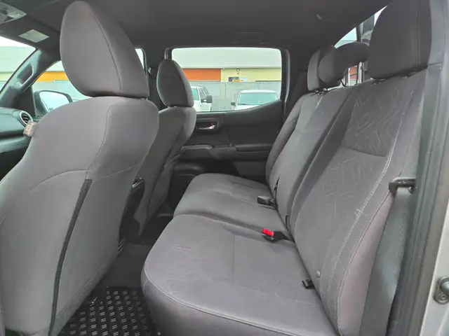 2016 Toyota Tacoma TRD Sport 4x4 / 6 speed MANUAL Crew Cab - Photo 27