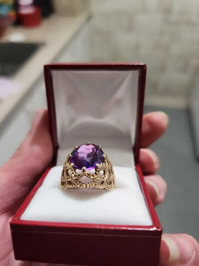 LARGE 10KT GOLD THICK RING VINTAGE