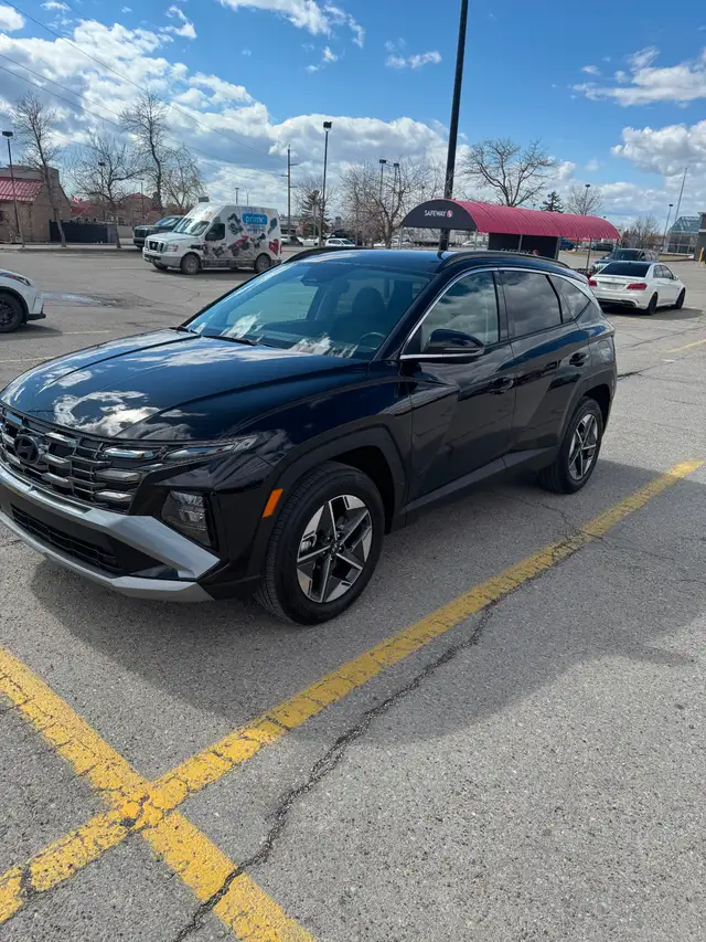 2025 Hyundai Tucson Preferred Trend – Virtually Brand New! - Photo 3