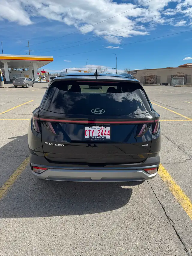 2025 Hyundai Tucson Preferred Trend – Virtually Brand New! - Photo 4
