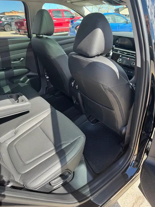 2025 Hyundai Tucson Preferred Trend – Virtually Brand New! - Photo 7