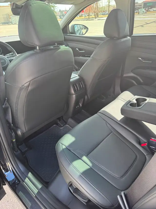 2025 Hyundai Tucson Preferred Trend – Virtually Brand New! - Photo 8