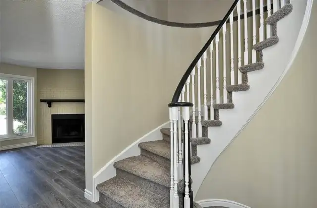 Premium living at 302 College Ave W! - Photo 15