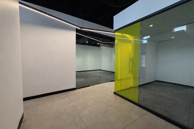 ✨ COMMERCIAL SPACE FOR RENT  Côte-Vertu, Montréal ✨ - Photo 2