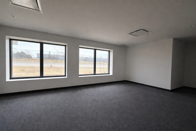 ✨ COMMERCIAL SPACE FOR RENT  Côte-Vertu, Montréal ✨ - Photo 3