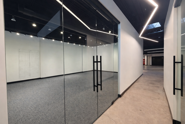 ✨ COMMERCIAL SPACE FOR RENT  Côte-Vertu, Montréal ✨ - Photo 5