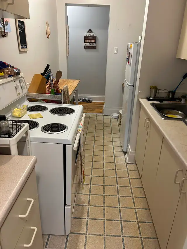 Roommate wanted / avail June - Photo 9