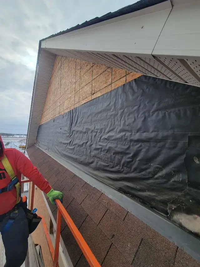 gutters-Eavestrough, soffit, fascia, siding etc - Photo 4