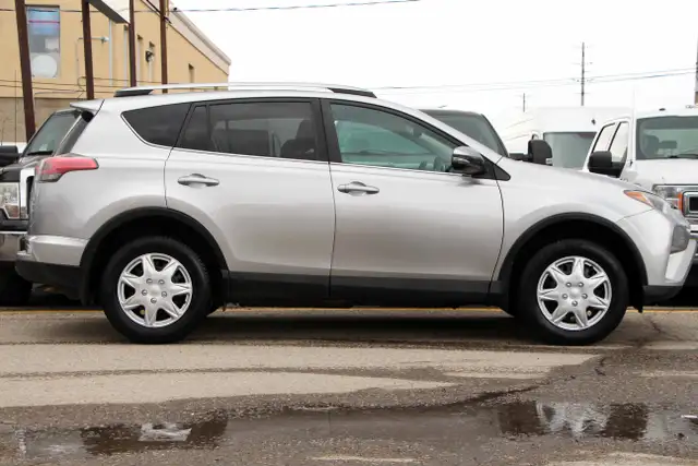 2017 Toyota RAV4 LE Certified 2 Year Warranty - Photo 8