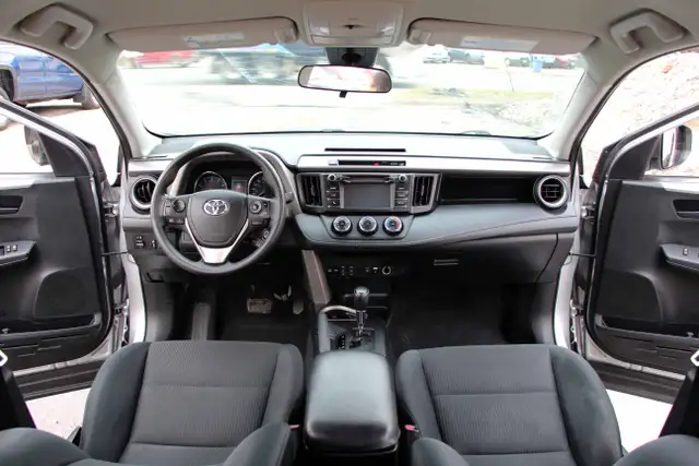 2017 Toyota RAV4 LE Certified 2 Year Warranty - Photo 19