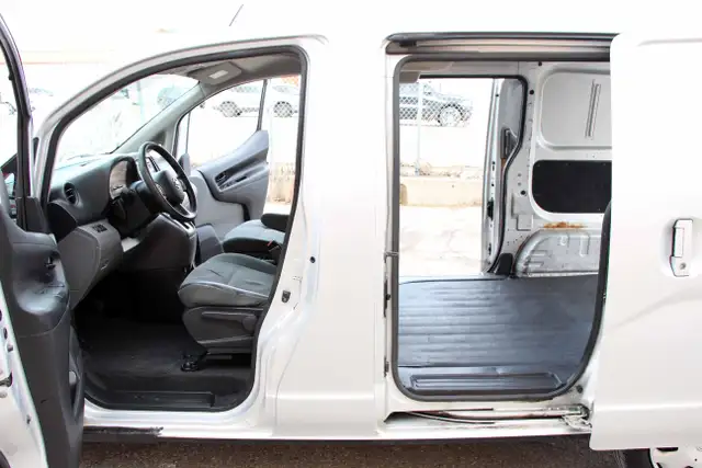 2013 Nissan NV200 SV Certified 2 Year Warranty - Photo 11