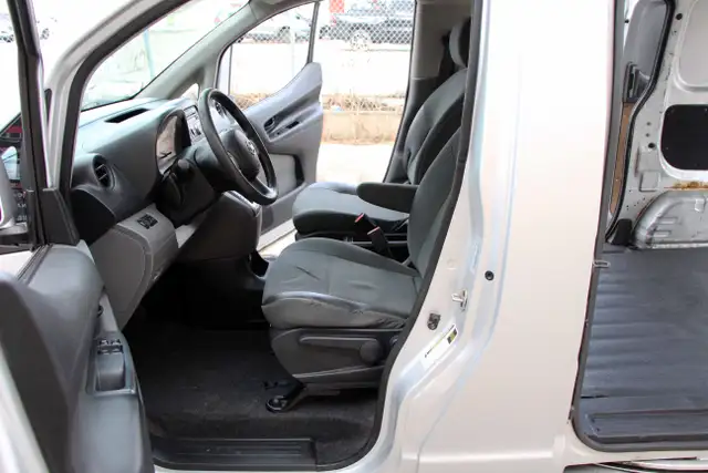 2013 Nissan NV200 SV Certified 2 Year Warranty - Photo 16