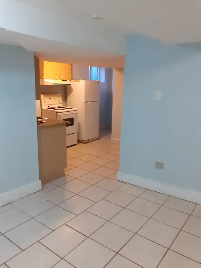 Basement Single Room,Rent $500,Victoria Pk Avenue & Eglinton Ave - Photo 3