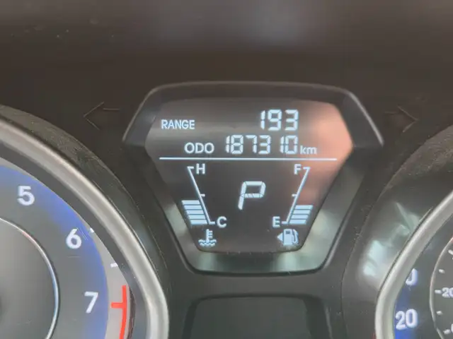 HYUNDAI ELANTRA GLS 2012 - Photo 4