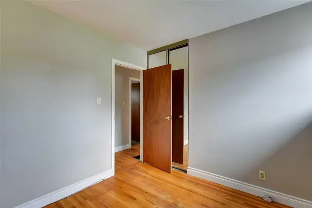 Room available for rent near Seneca College (Newnham Campus) - Photo 9