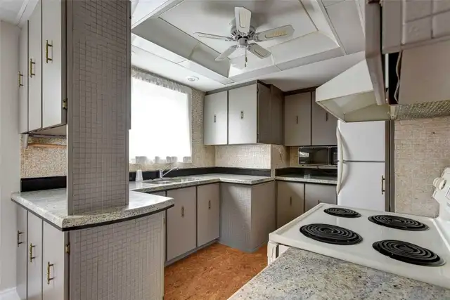 Room available for rent near Seneca College (Newnham Campus) - Photo 10