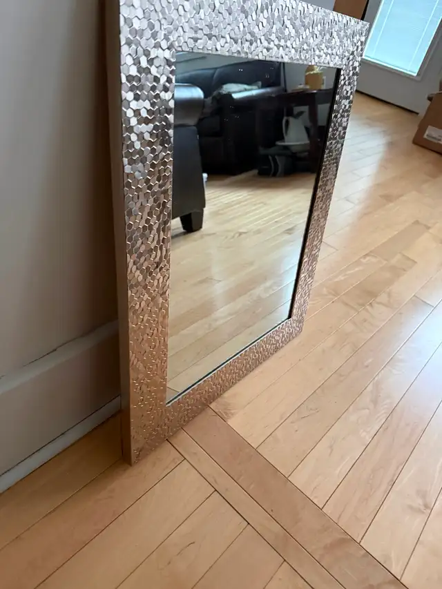 New Mirror - Photo 3