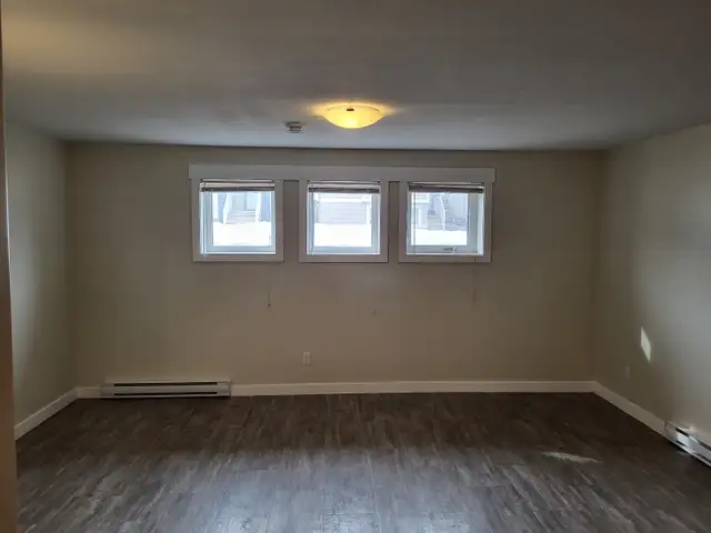 2 Bedroom Legal Basement Suite–Harbour Landing–Available May 1 - Photo 5