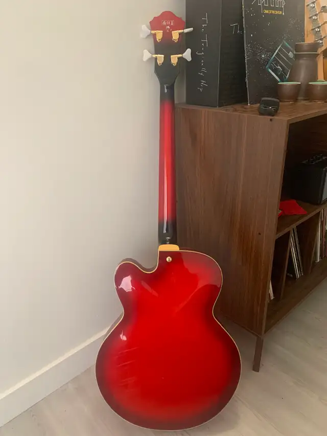 Ibanez Bass Guitar - Photo 3